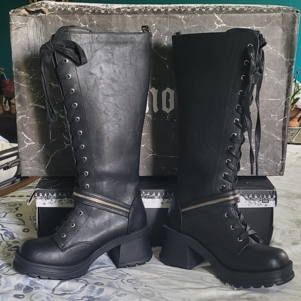 New in box Demonia Bratty 206 boots. - Picture 2 of 10
